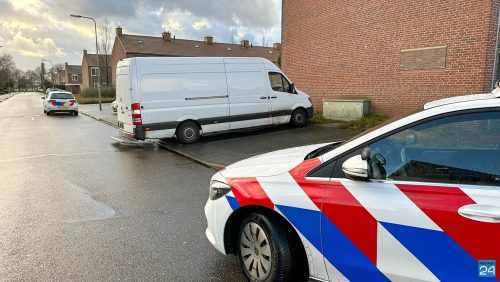 Vermoedelijk-gestolen-bus-met-drugsafval-aangetroffen-op-Populierenstraat-2