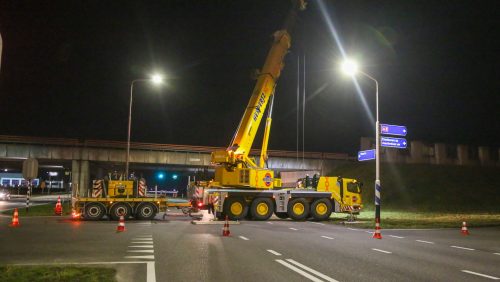 Vrachtwagen-ongeval-Randweg-Zuid-geborgen-1