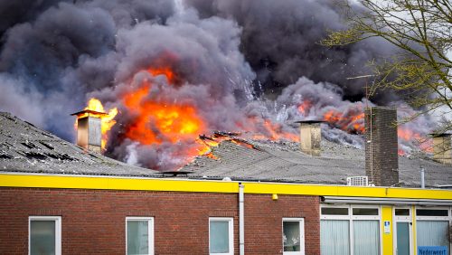 Zeer-grote-brand-Bloemerstraat-1-1