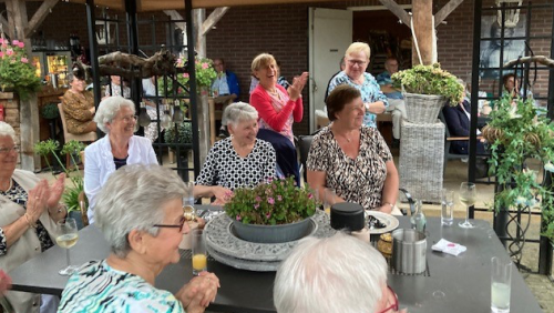 Zonnebloem-Nederweert-bedankt-haar-vrijwilligers-op-feestelijke-wijze