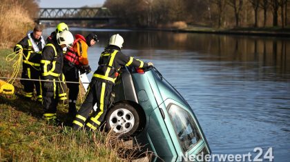 De brandweer is vanmorgen groots uitgerukt naar Kanaal Wessem-Nederweert. Daar trof een voorbijganger een auto aan die in het kanaal lag. Voor de zekerheid werd er ook een ambulance gewaarschuwd, omdat het niet duidelijk was of er personen in het voertuig bevonden.