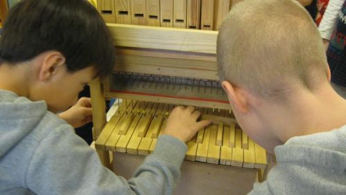 orgelbouwers-op-school-De-Schrank-in-Ospel4