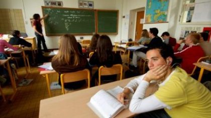 Réaliser la société de la connaissance : réduire de moitié le nombre de jeunes en décrochage scolaire