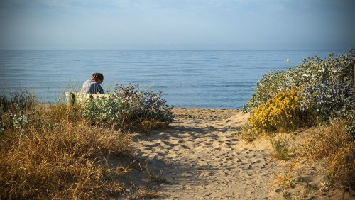 strand-met-vrouw