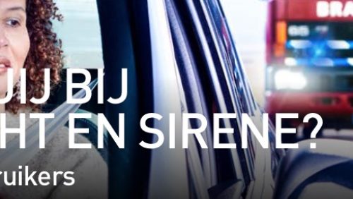 wat-doe-jij-bij-zwaailicht-en-sirene-in-de-auto